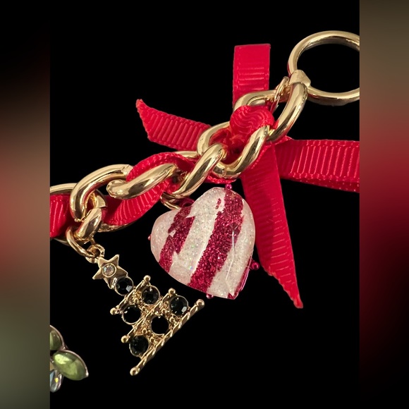 New Betsey Johnson Gold Tone Christmas Charm Rhinestone / crystal Bracelet - Picture 10 of 16
